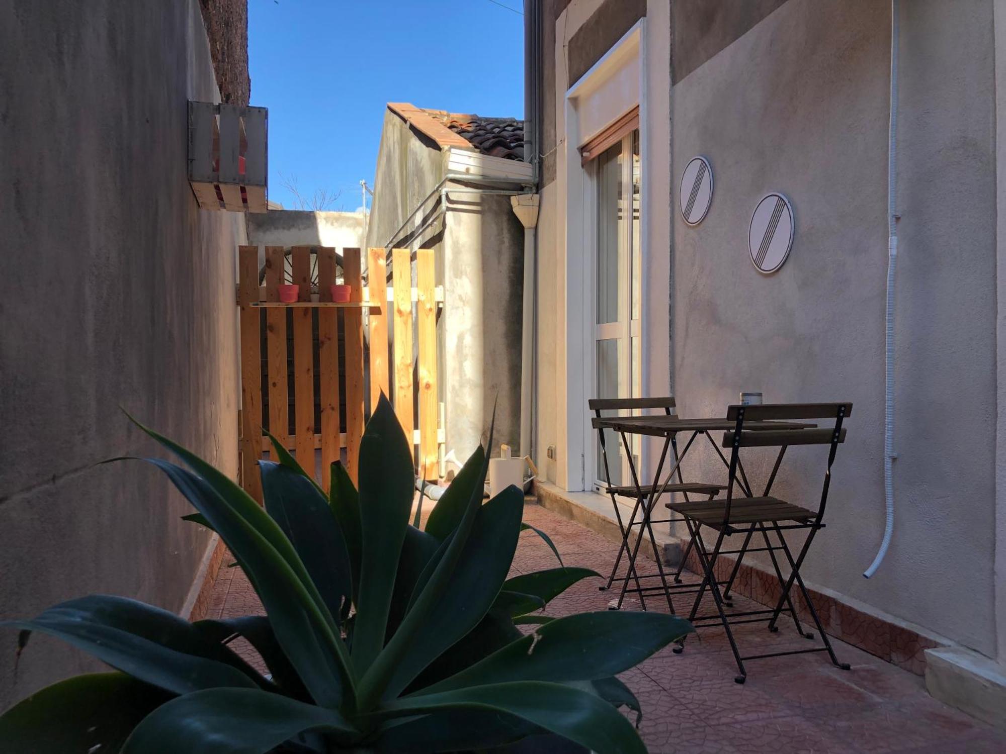 Home Vicolo Lavico Catania Bagian luar foto